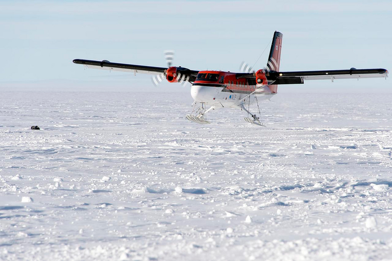 A Twin Otter aircraft making a landing in Antarctica in 2013—runways not needed. (image: Christopher Michel/Flickr)